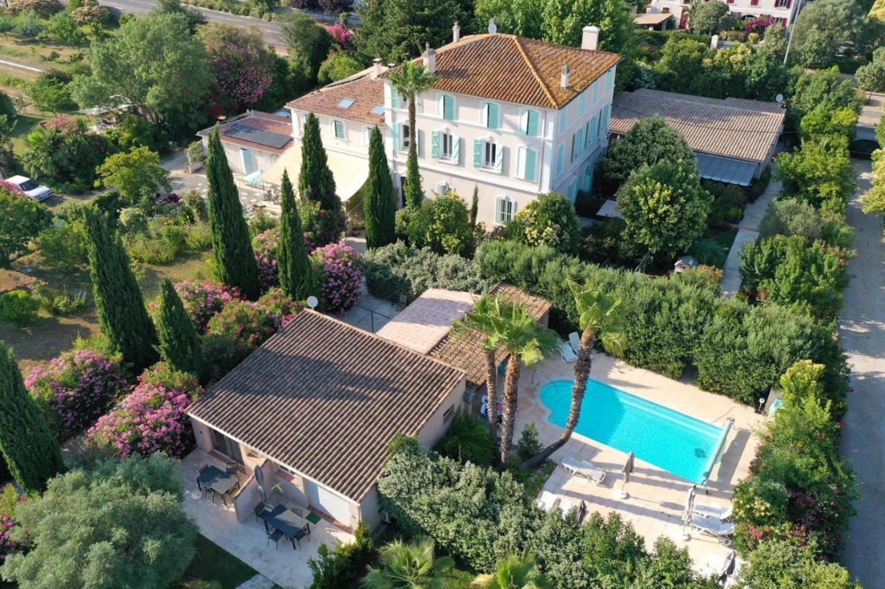 Domaine De L'Aufrene Bed & Breakfast Hyères Екстериор снимка