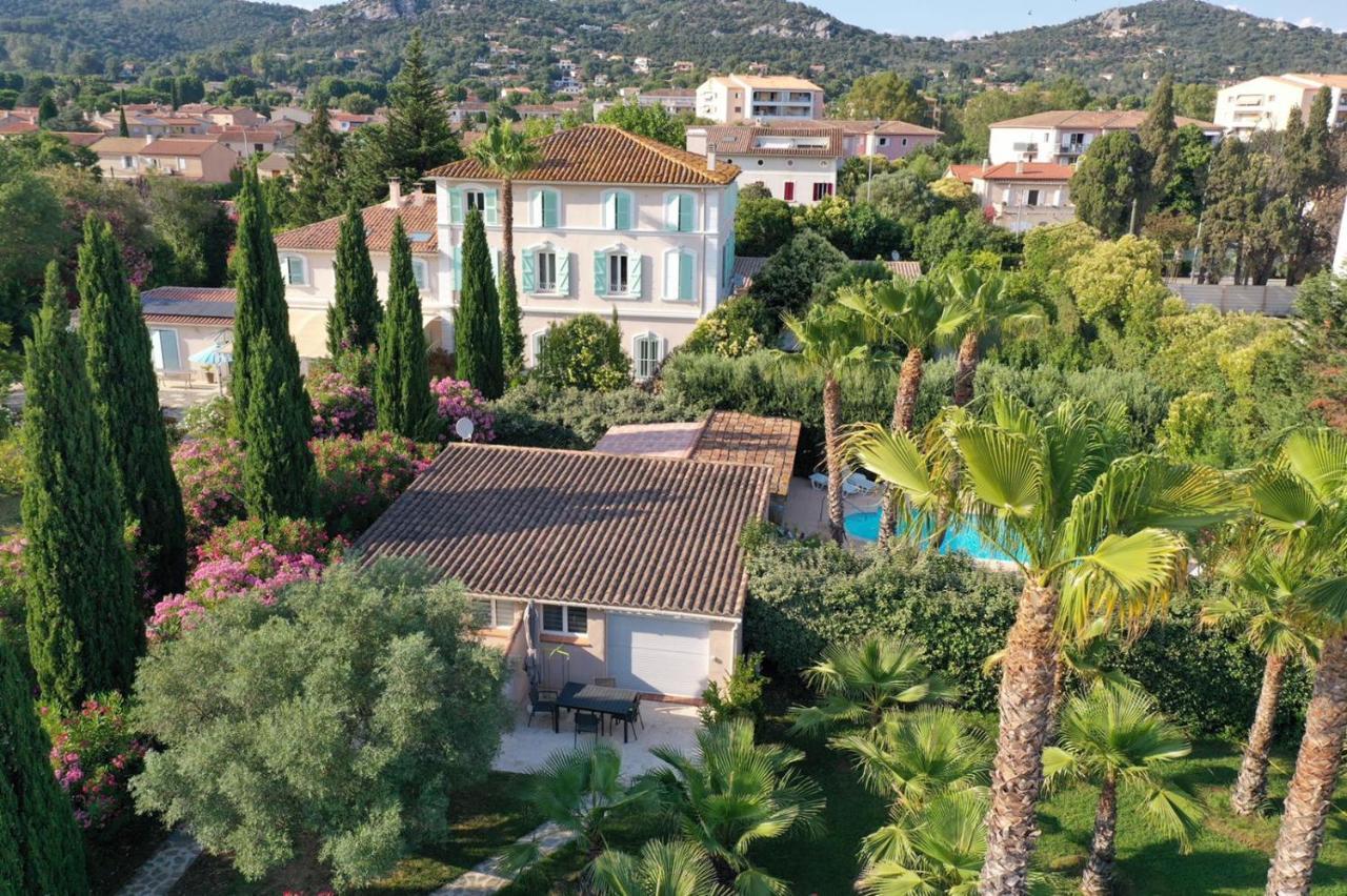 Domaine De L'Aufrene Bed & Breakfast Hyères Екстериор снимка