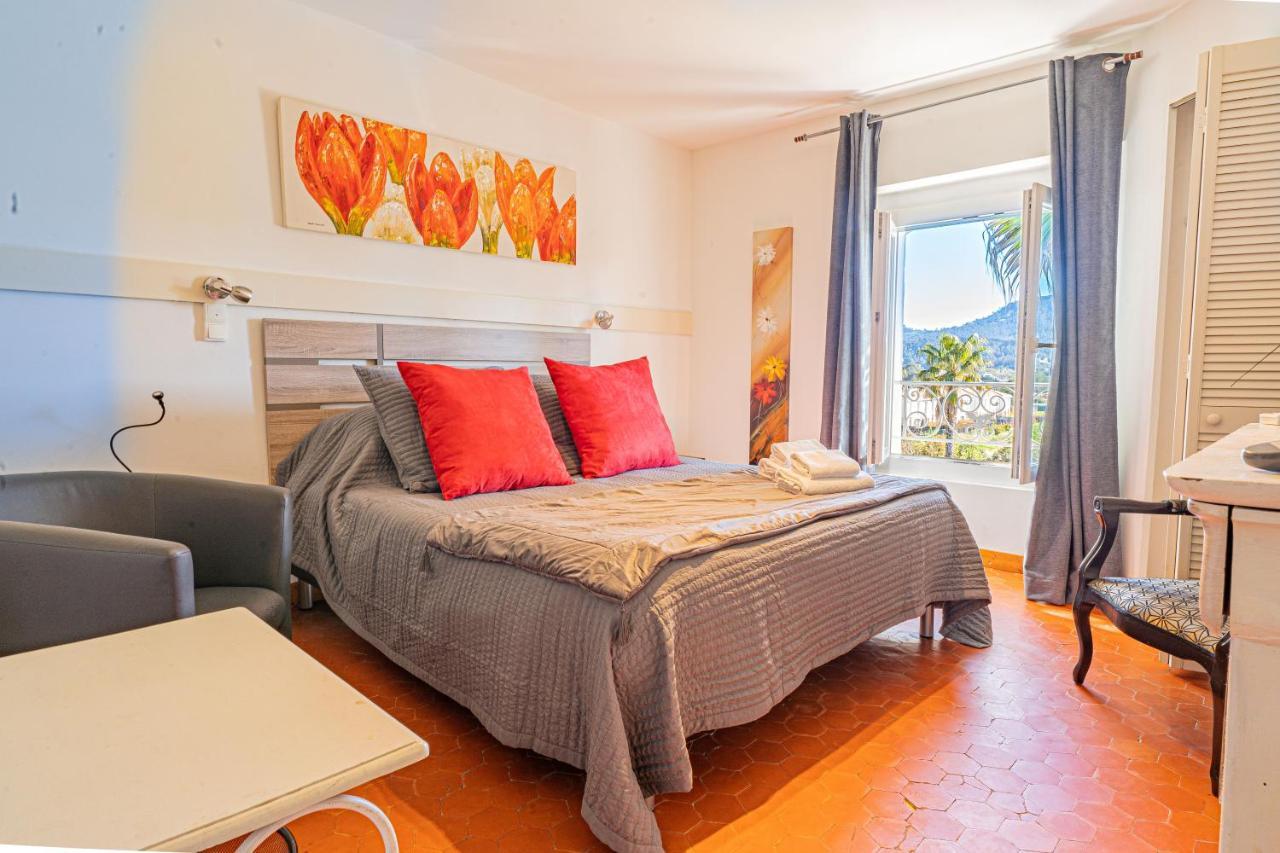 Domaine De L'Aufrene Bed & Breakfast Hyères Екстериор снимка