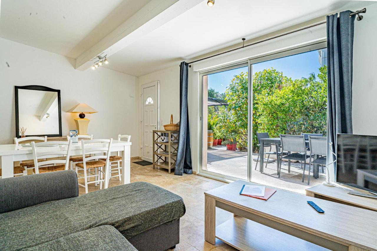 Domaine De L'Aufrene Bed & Breakfast Hyères Екстериор снимка