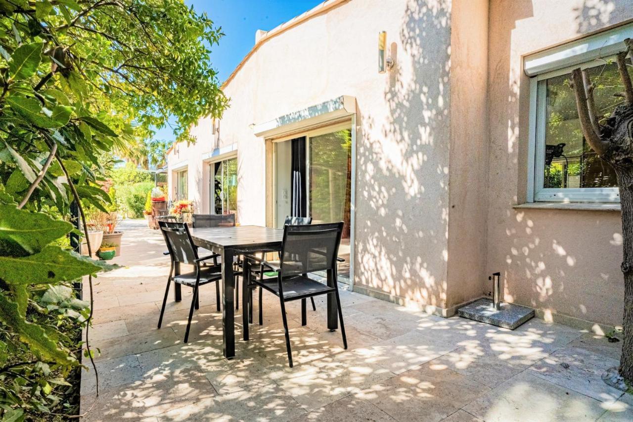 Domaine De L'Aufrene Bed & Breakfast Hyères Екстериор снимка